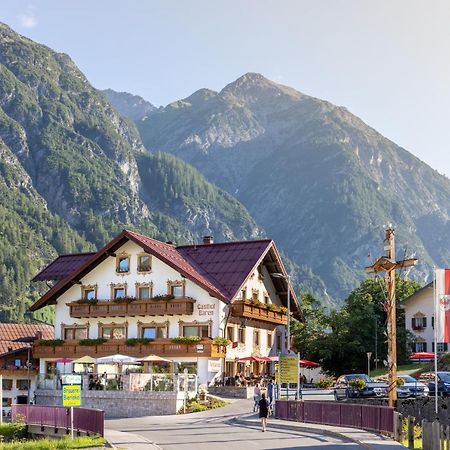 Gasthof Baren Hotel Holzgau Buitenkant foto