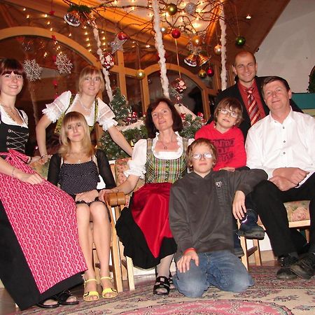 Gasthof Baeren Holzgau Buitenkant foto