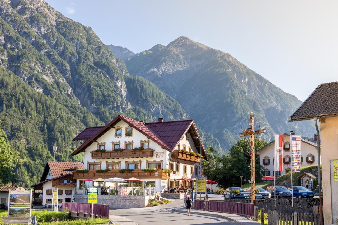 Gasthof Baeren Holzgau Buitenkant foto