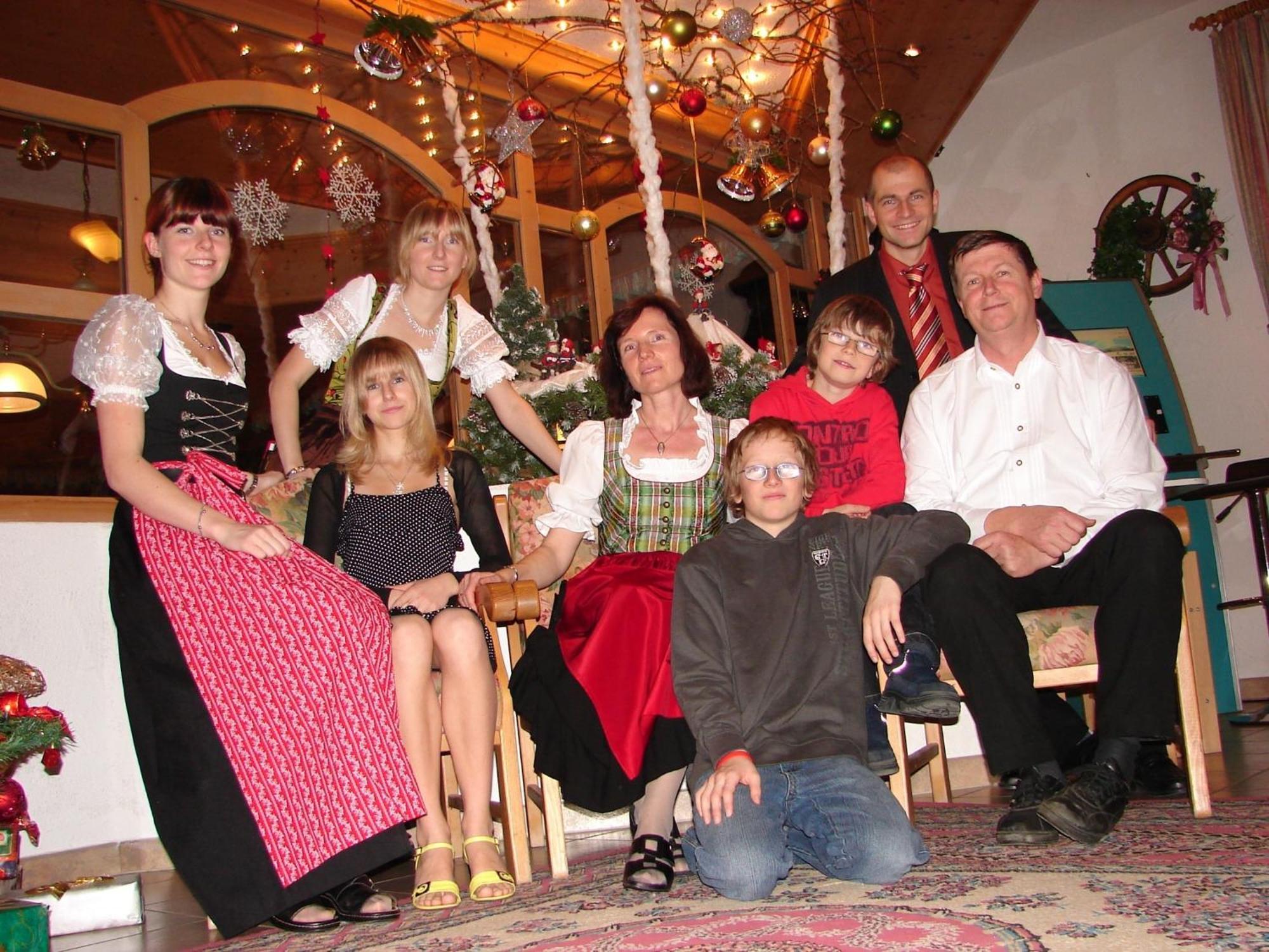 Gasthof Baeren Holzgau Buitenkant foto
