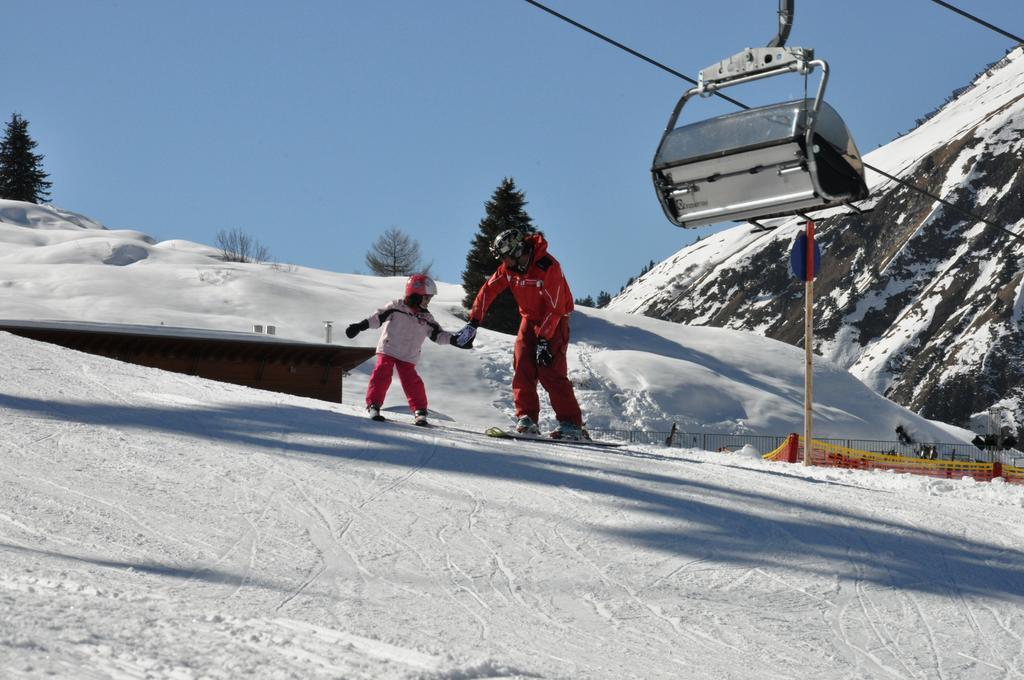 Gasthof Baren Hotel Holzgau Buitenkant foto