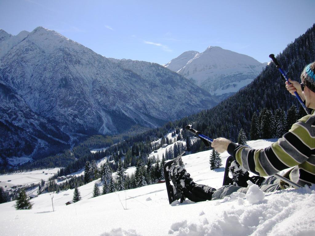 Gasthof Baeren Holzgau Buitenkant foto