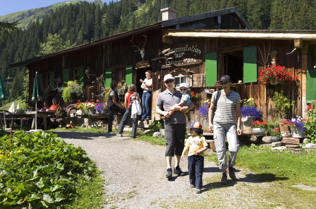 Gasthof Baren Hotel Holzgau Buitenkant foto